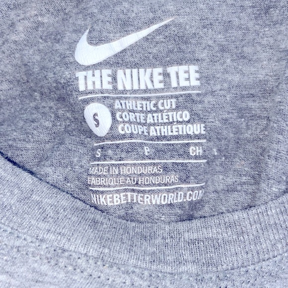 Nike tee - Picture 2 of 2
